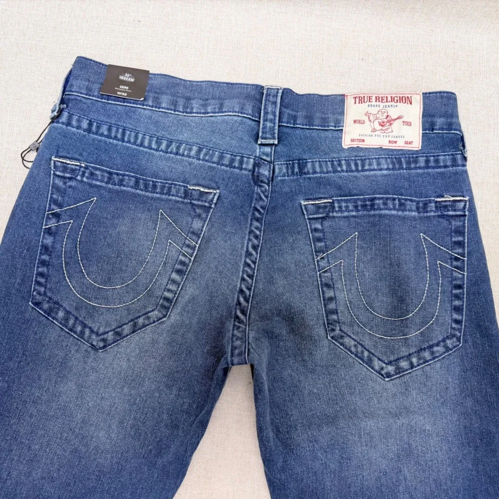 True Religion Geno Relaxed Slim Jeans Size 32 Medium Cloudburst NWT 107207